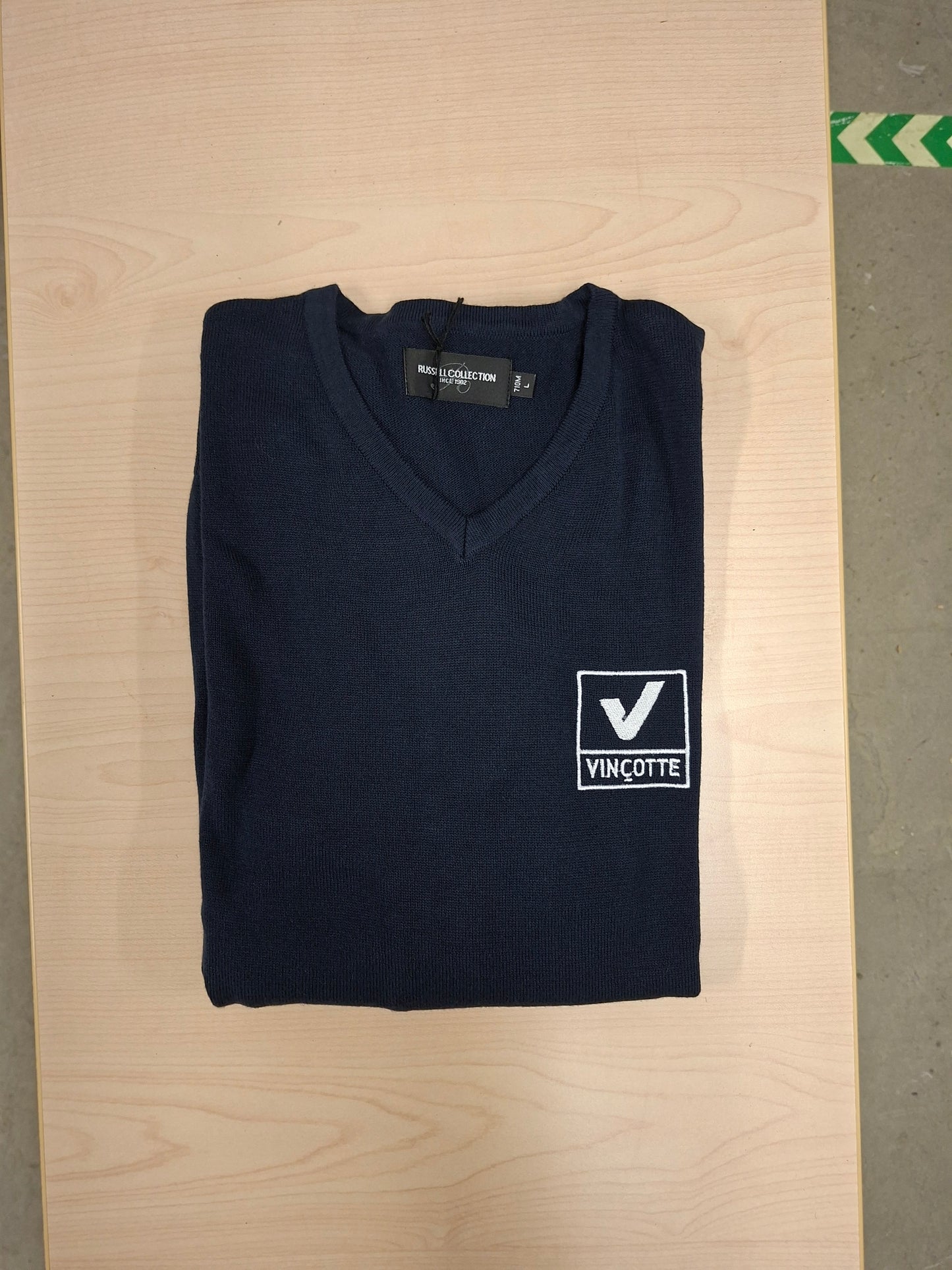 Pullover V-Neck / Pullover mit V-Ausschnitt