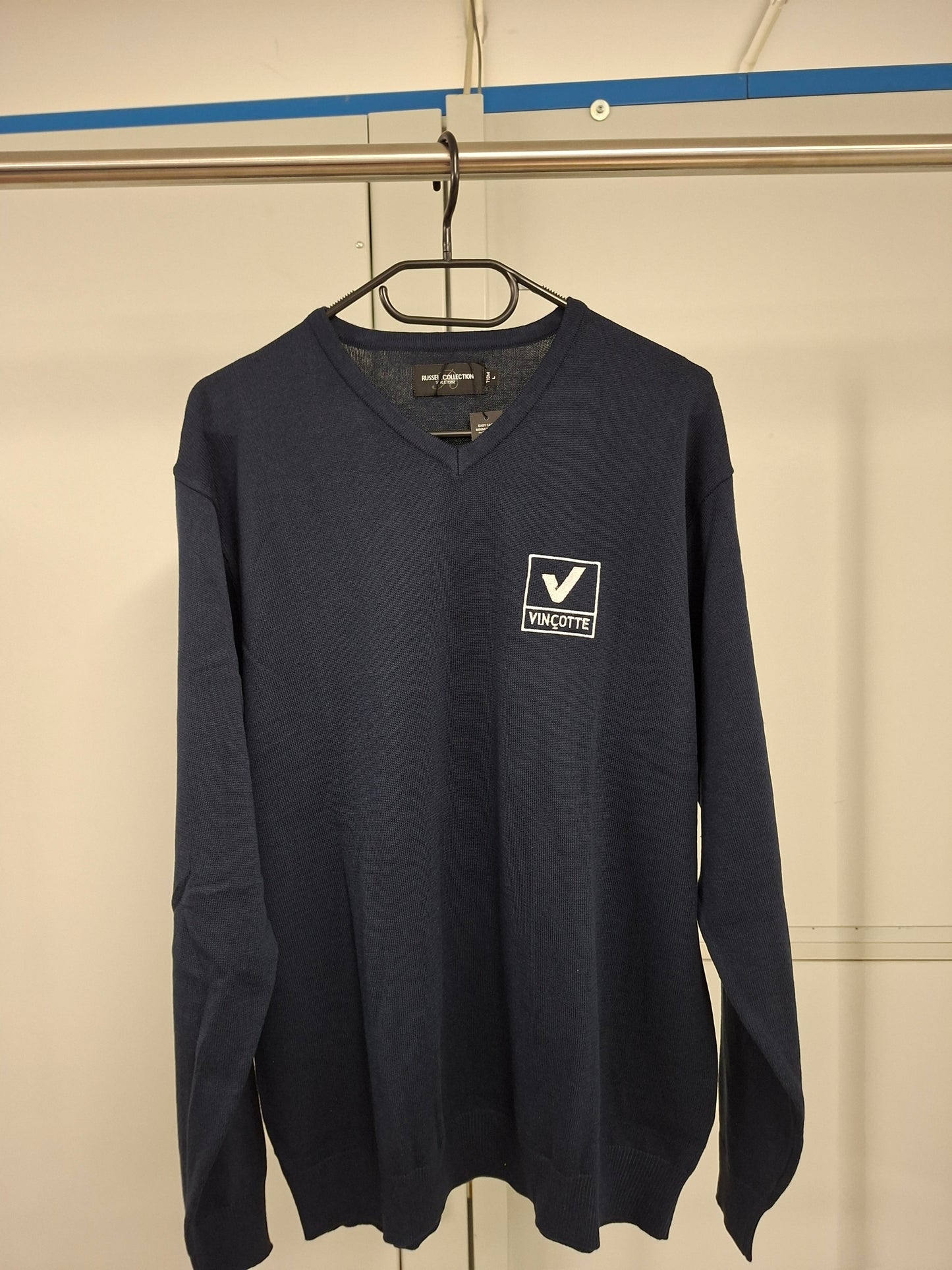 Pullover V-Neck / Pullover mit V-Ausschnitt