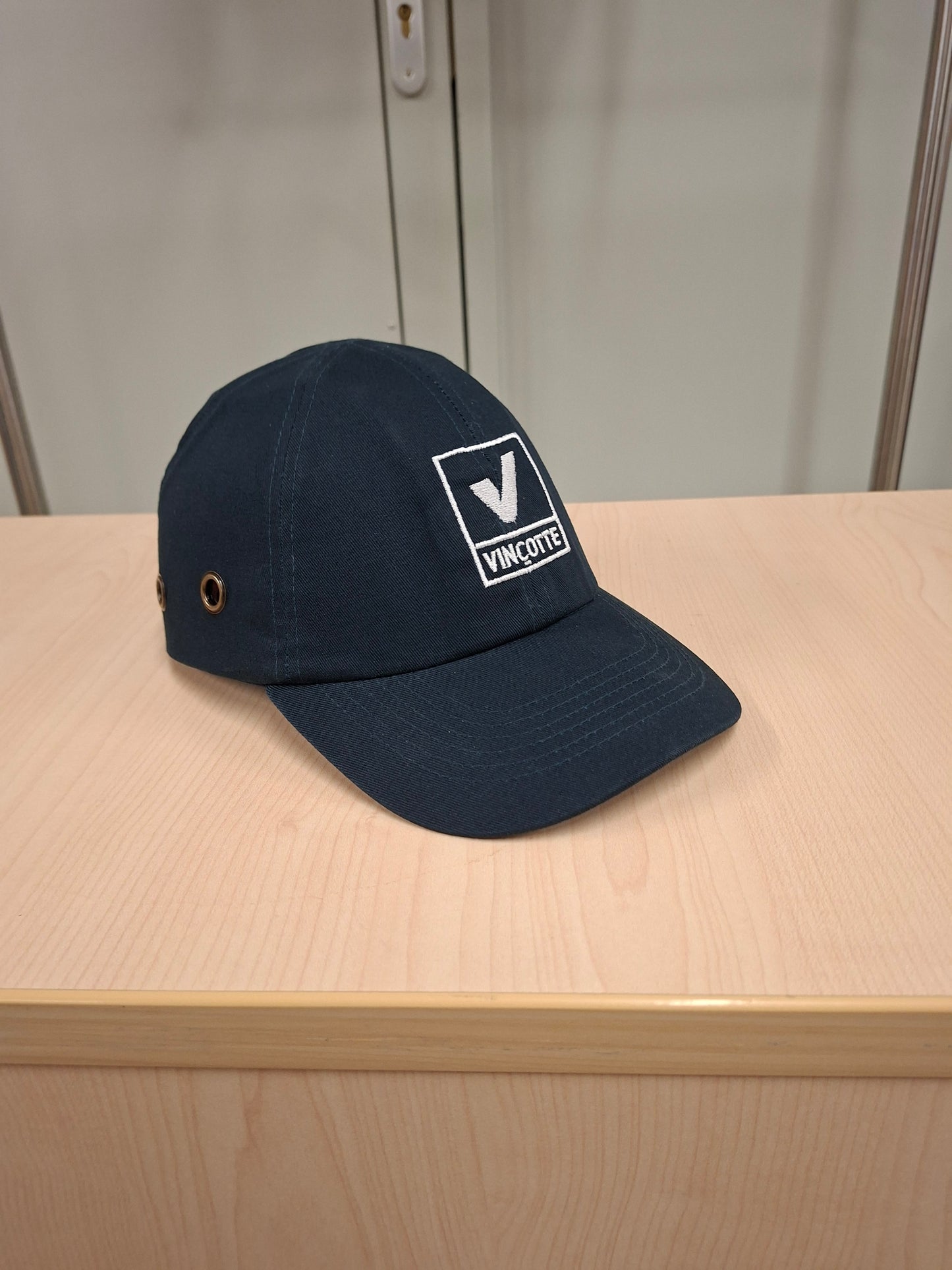 Casquette de protection avec coquille / Schirmmütze mit Stossschutzinlay